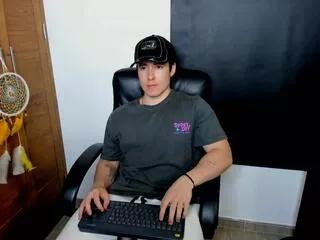 aaron_bain from Flirt4Free