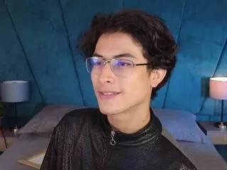 aaron_ez from Flirt4Free