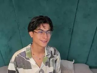 aaron_ez from Flirt4Free