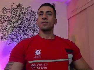 aaron_strong from Flirt4Free