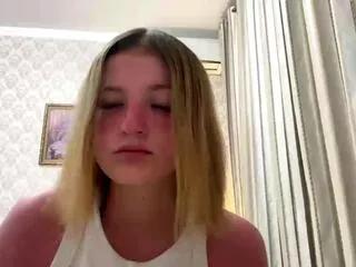 Ara_creighton webcams show profile image 