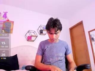 attlas_moon from Flirt4Free