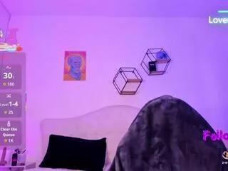 attlas_moon from Flirt4Free