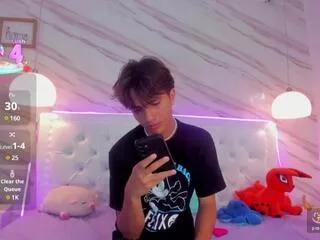 attlas_moon from Flirt4Free