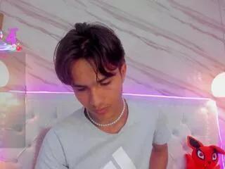 attlas_moon from Flirt4Free