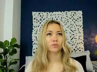 Azura_wave webcams show profile image 