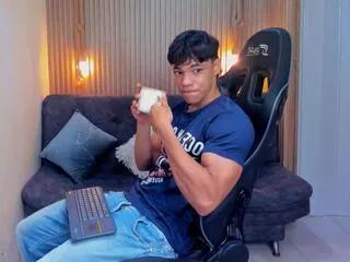 daante_king from Flirt4Free