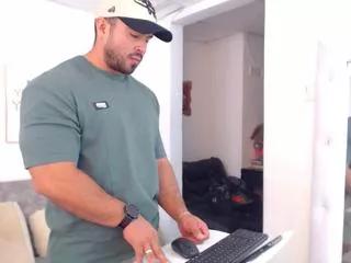 derek_fit from Flirt4Free