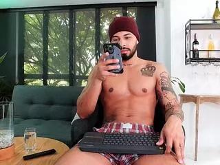 donn_cruz from Flirt4Free
