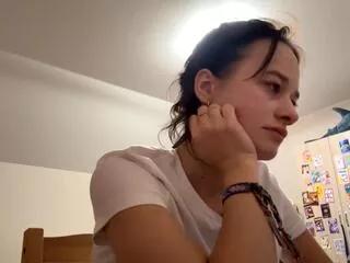 ellen_maglioli from Flirt4Free