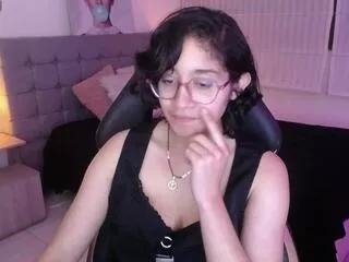 lilii_gomez from Flirt4Free