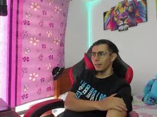Max_hunterr webcams show profile image 