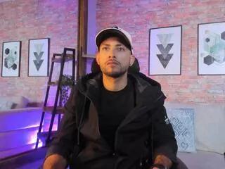 Tyler_brownn webcams show profile image 