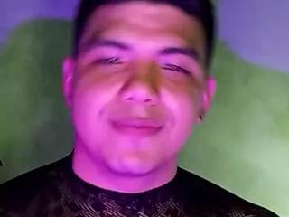 Uriel_ray webcams show profile image 