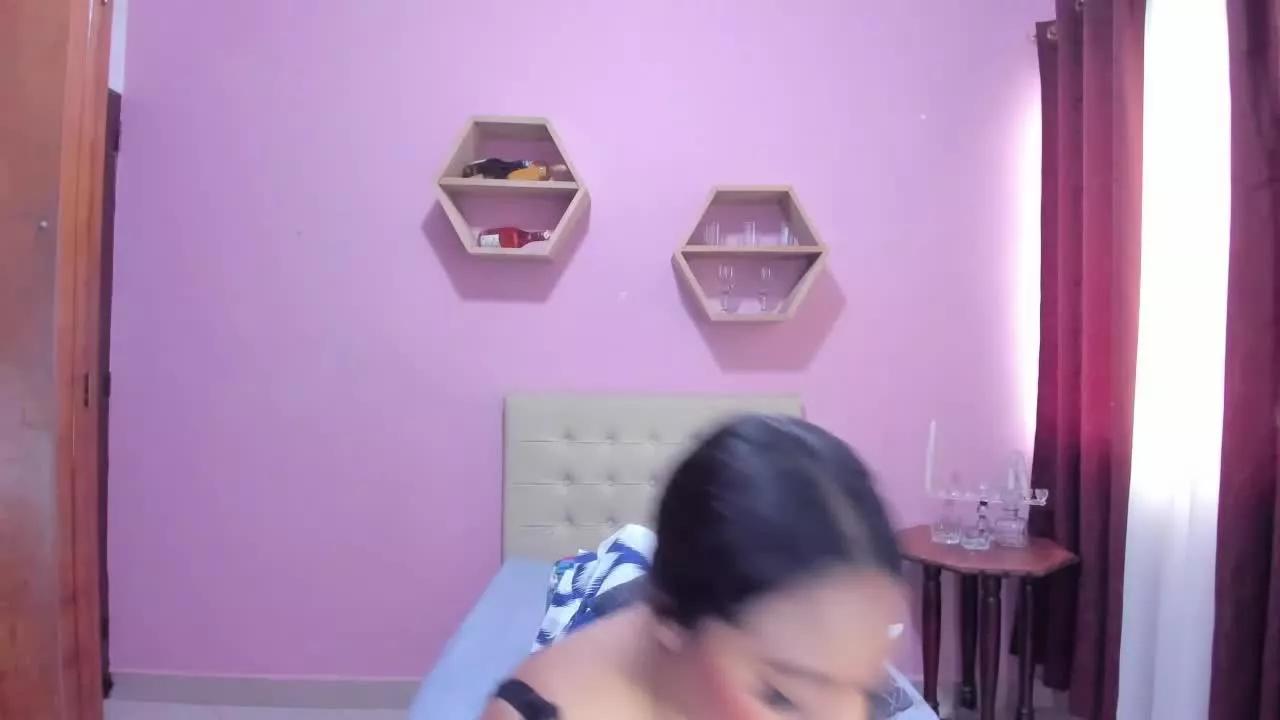 AliceBoltonn webcams show profile image 