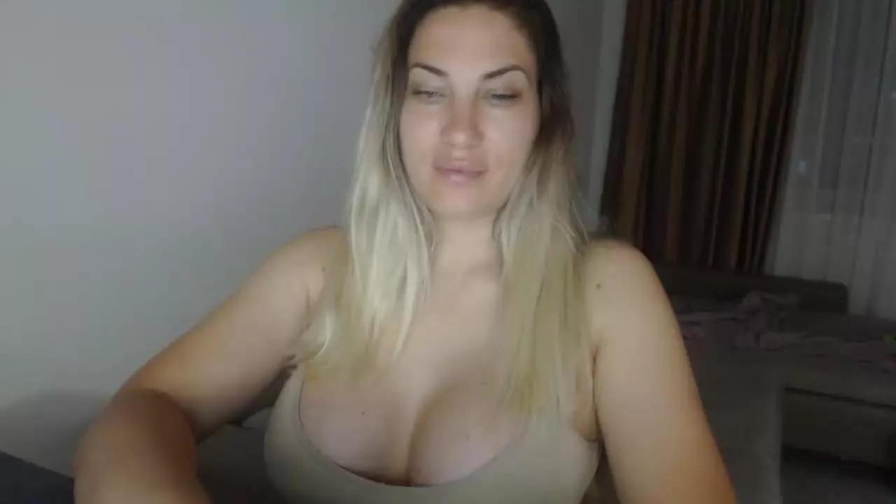 Allysahot0 from Streamray