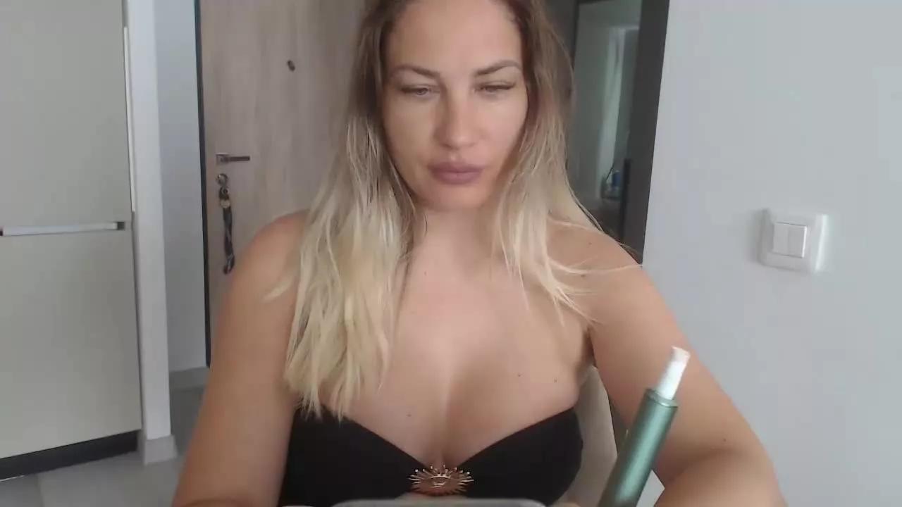 Allysahot0 from Streamray