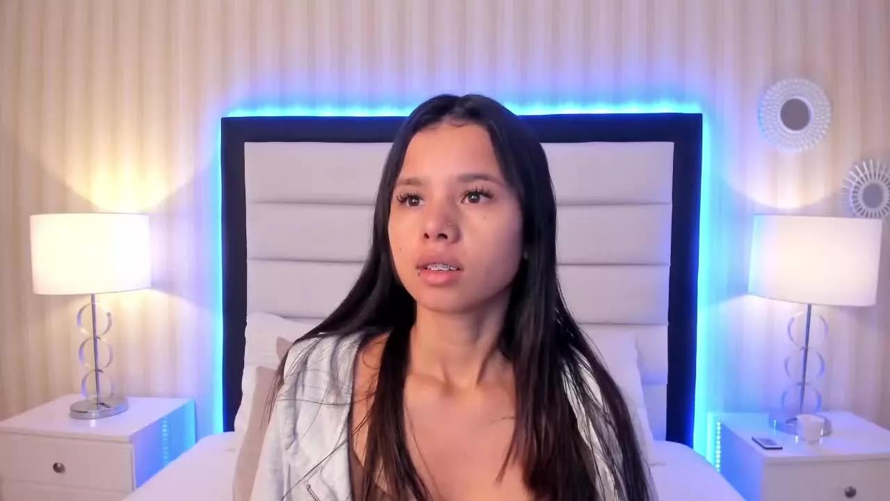 ArianaCollihs from Streamray