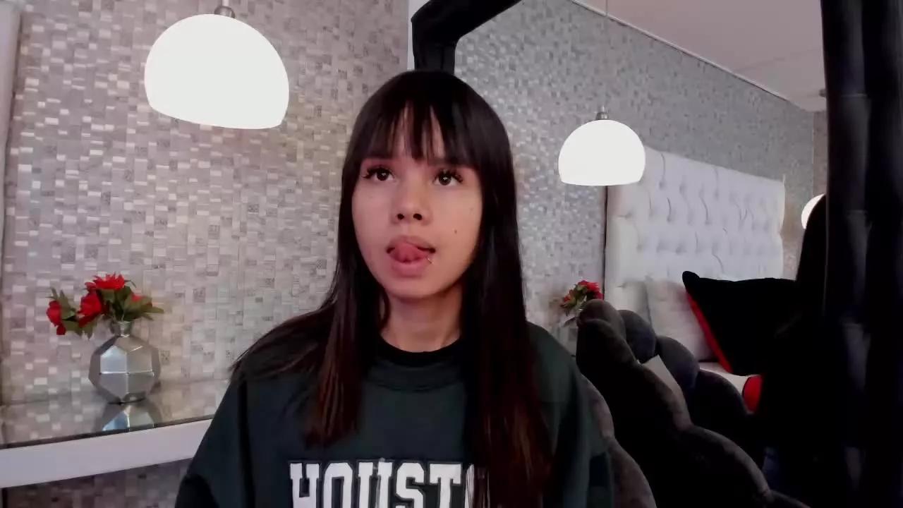 ArianaCollihs from Streamray