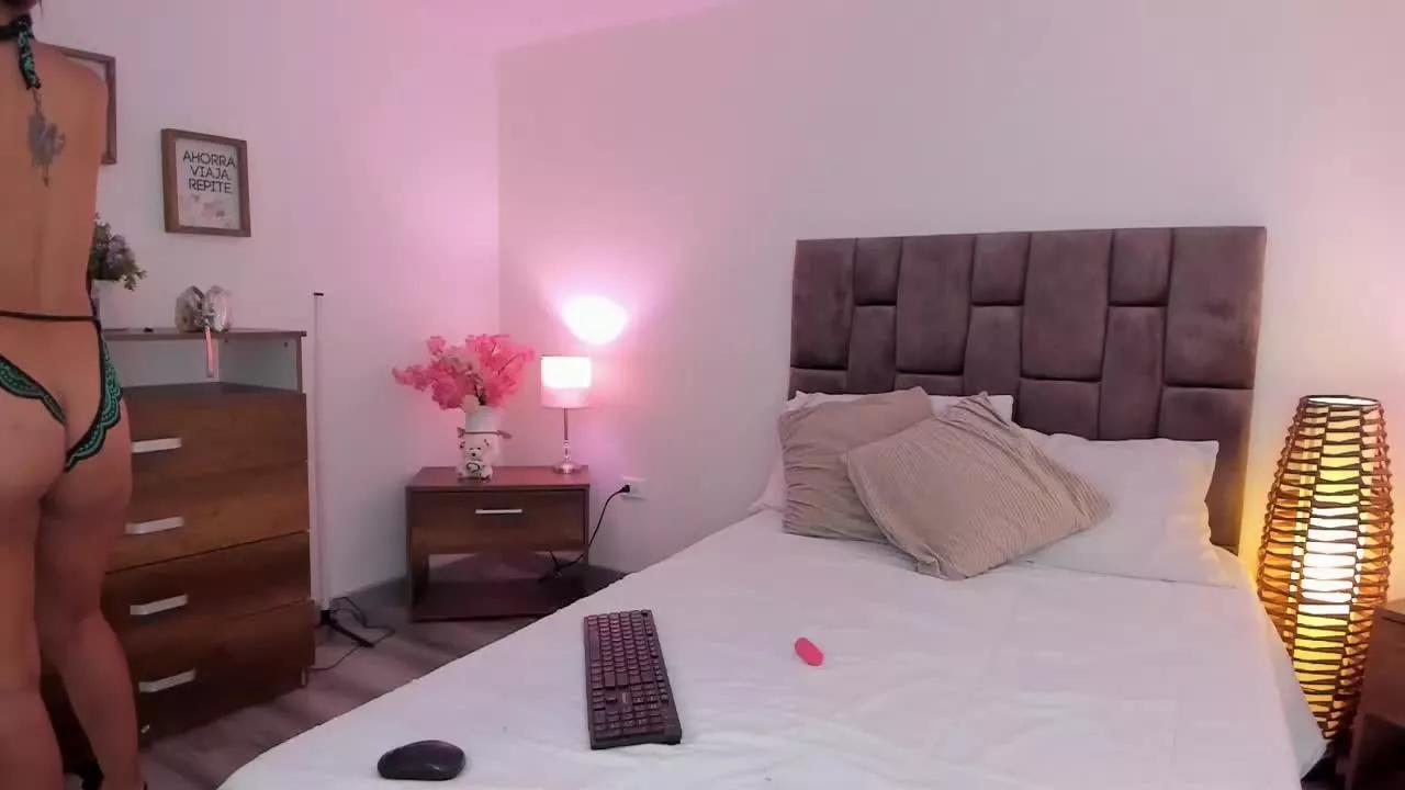 AsyaMoon webcams show profile image 