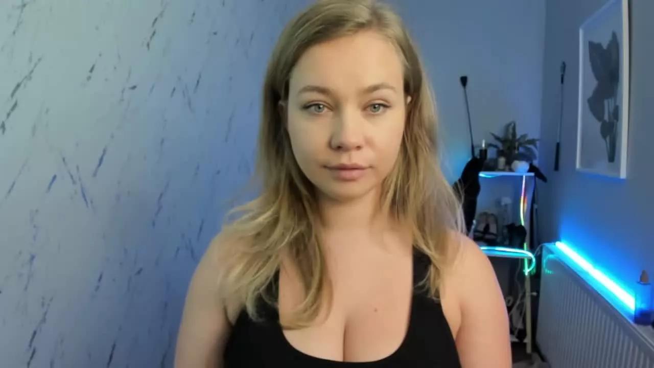 bambiHOLLY from Streamray