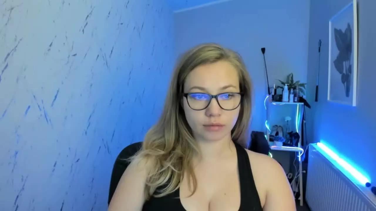 bambiHOLLY from Streamray
