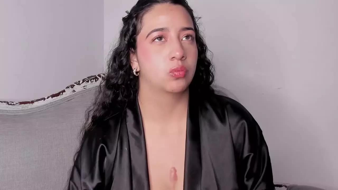 BellaSwwan from Streamray