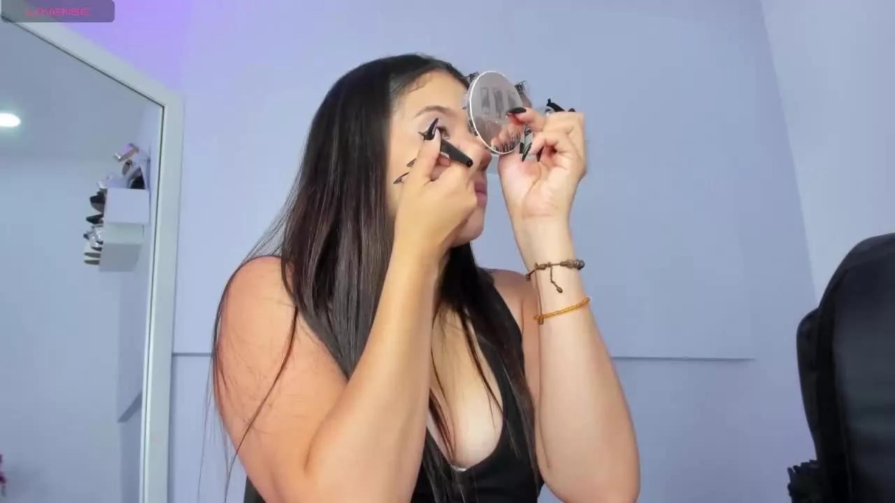 CassandraWhite webcams show profile image 
