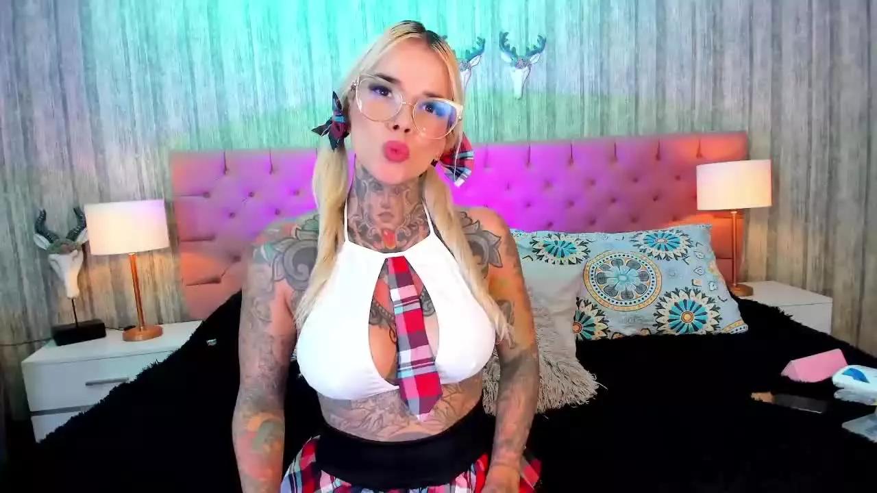 CattleyaHarlow from Streamray