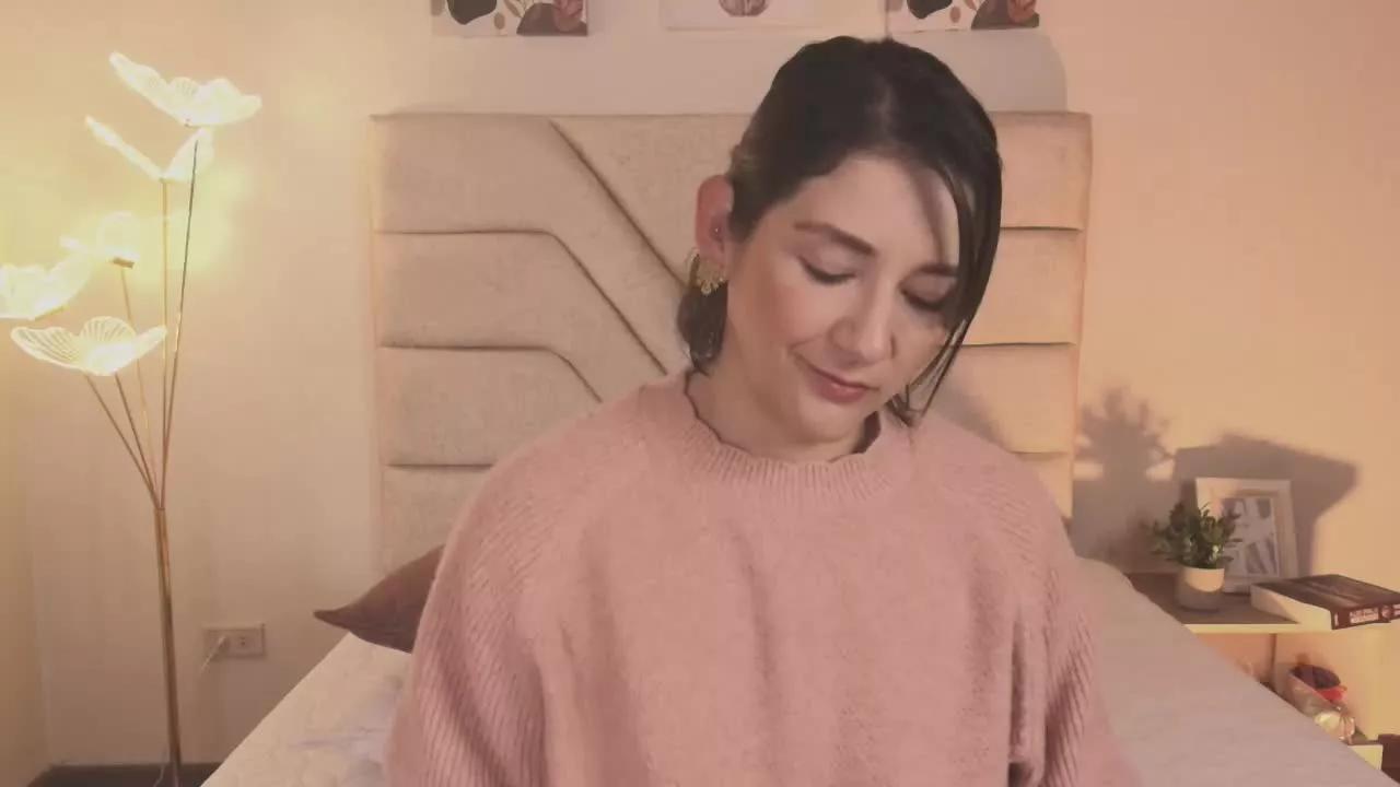 Cristalbaldwin webcams show profile image 