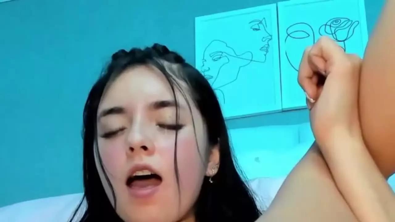 Emahotter on Streamray