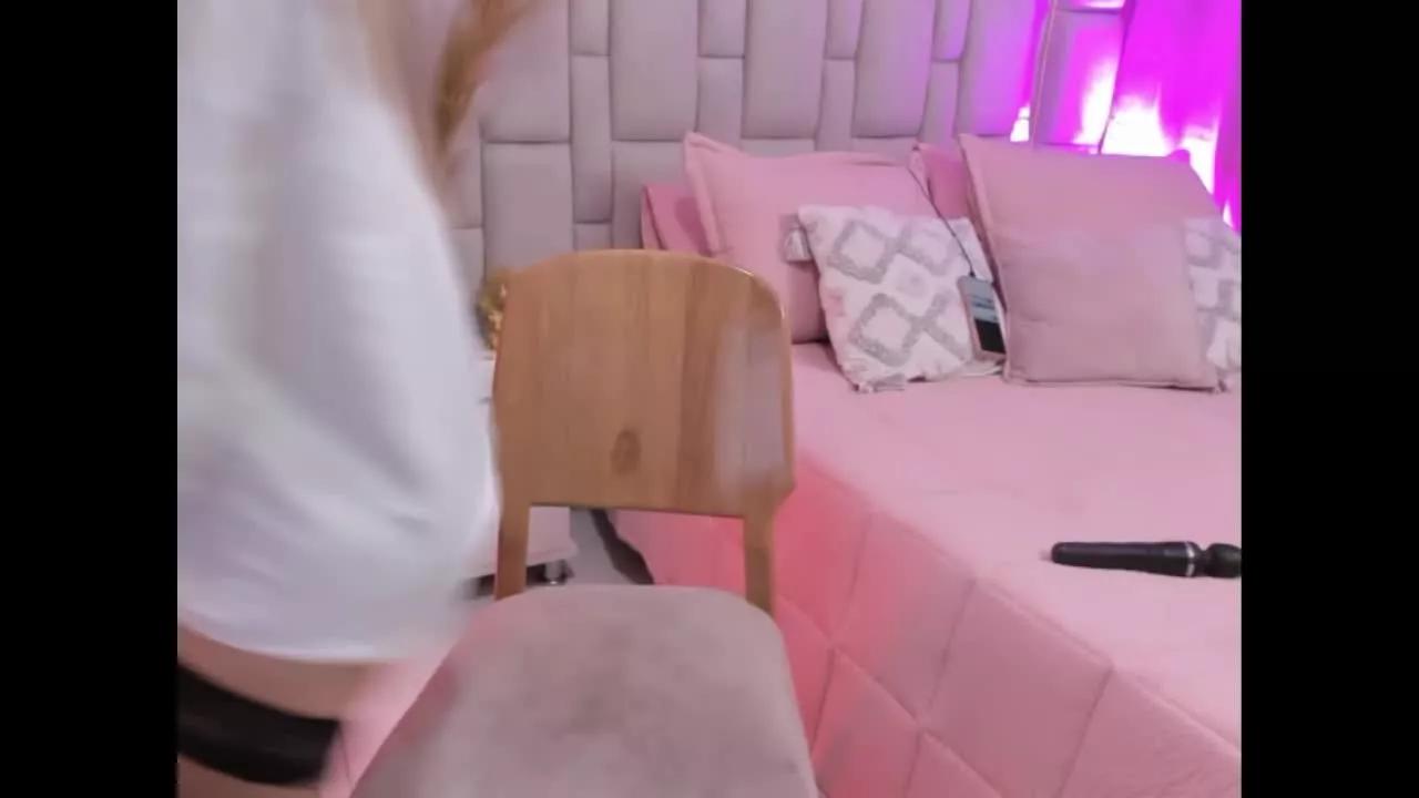 EsmeraldaNoah from Streamray