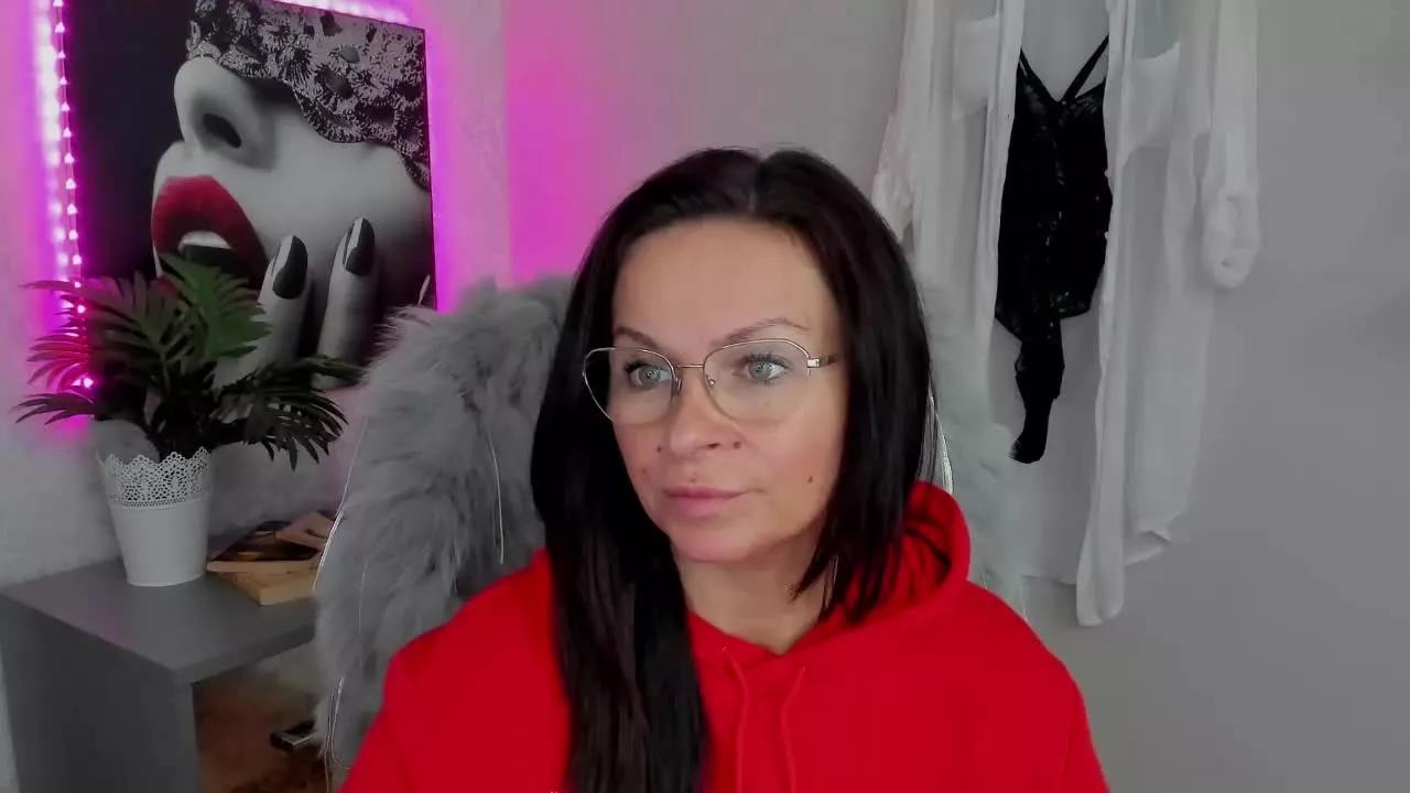 HelenTasty from Streamray