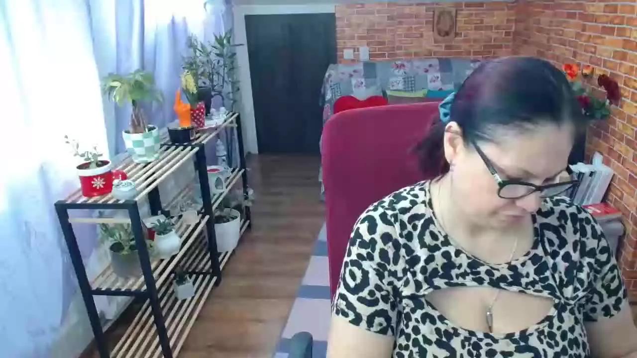 hellen37 from Streamray