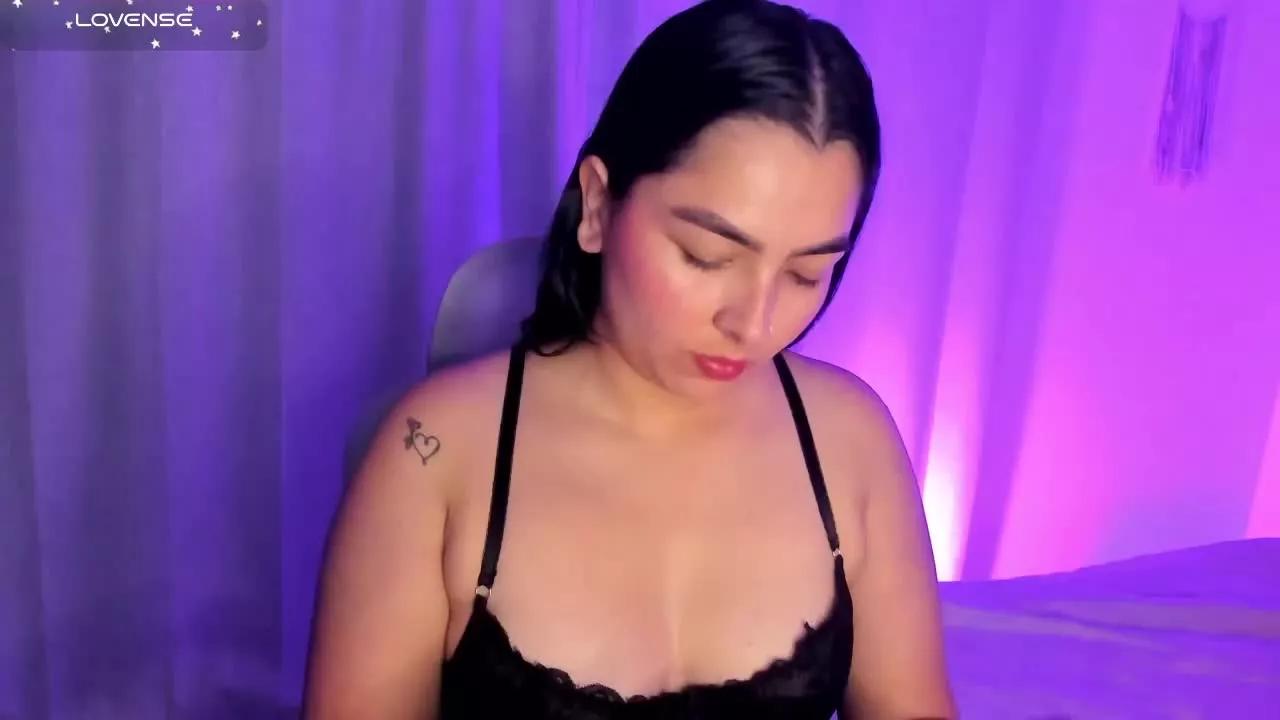 IrisMoira webcams show profile image 