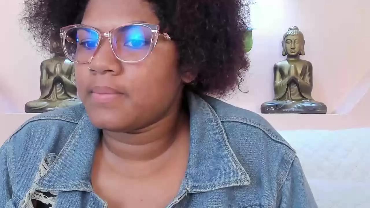 LaraJonnes on Streamray