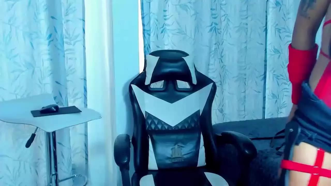 Lessly_Kittyn from Streamray