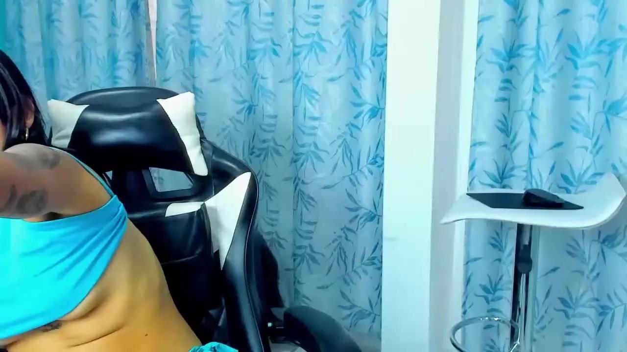 Lessly_Kittyn from Streamray