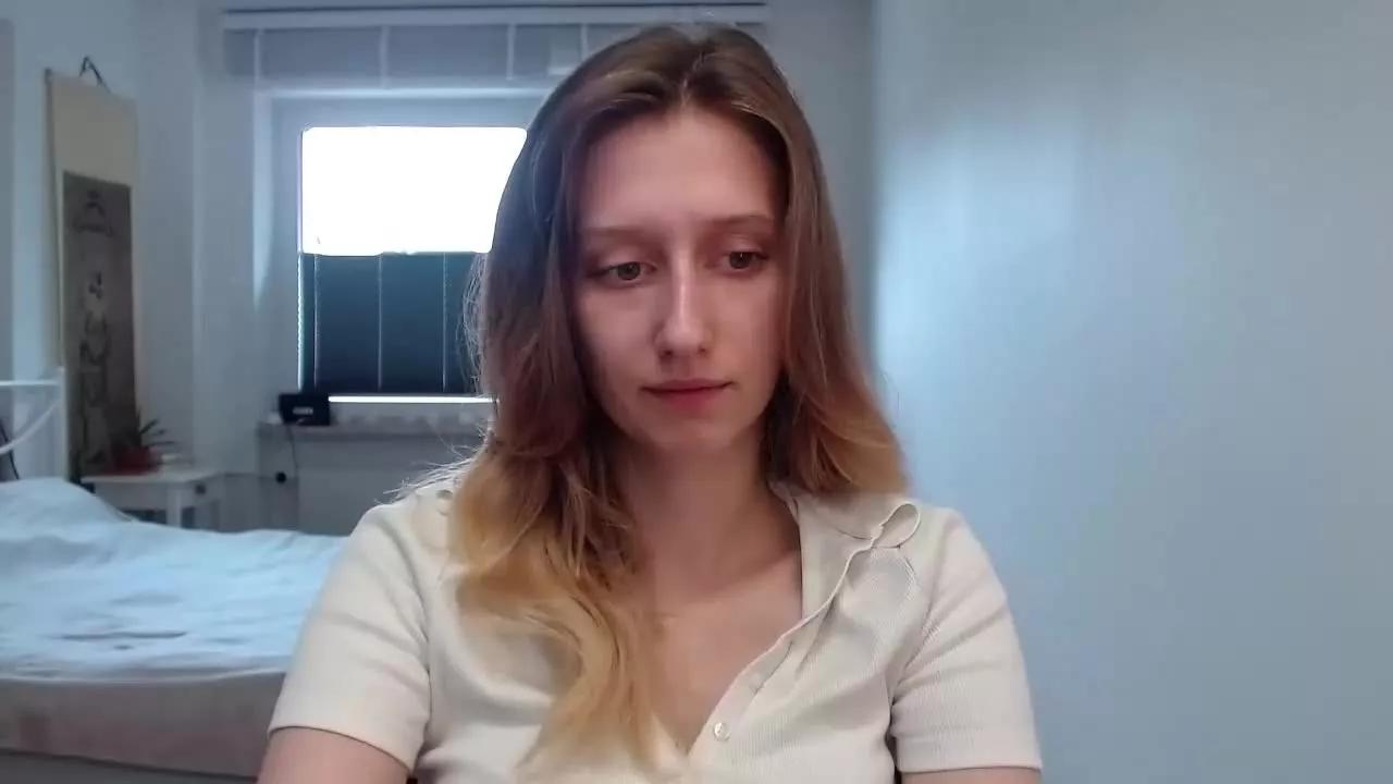 LunaCharm webcams show profile image 