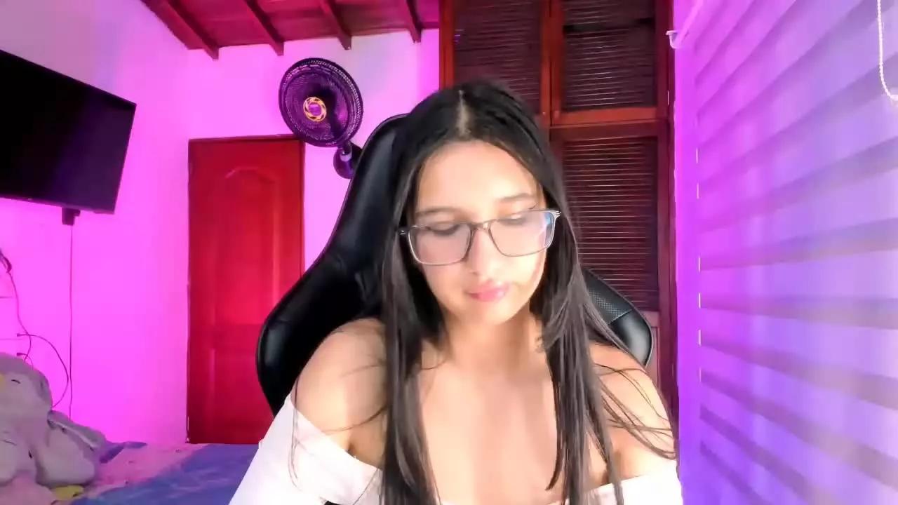 Luniverso webcams show profile image 