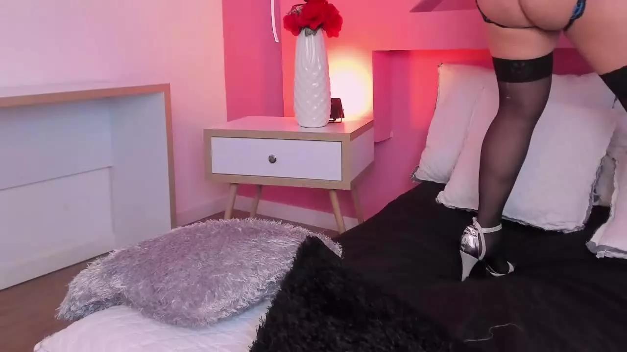 NicoleDior webcams show profile image 