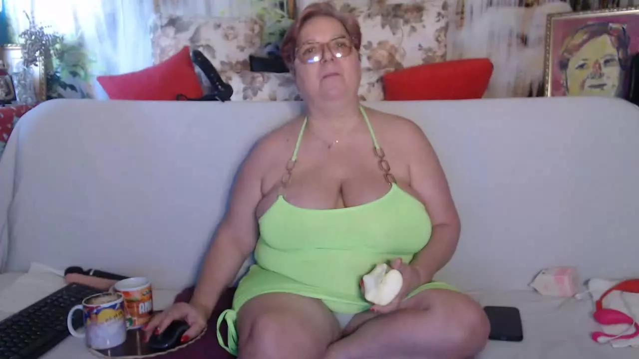 QueenPammy from Streamray
