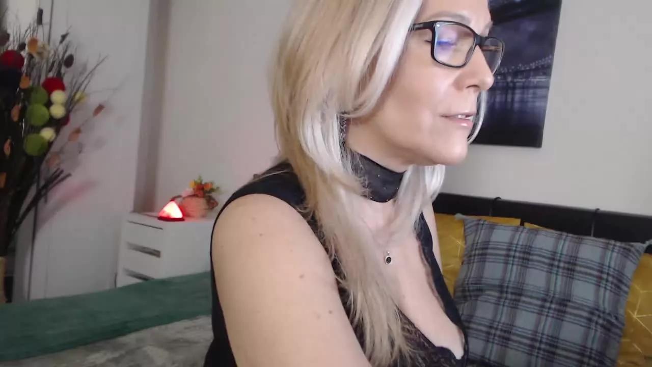 Reeya from Streamray