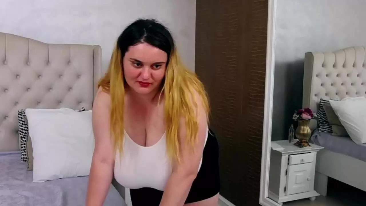 SaraCllaire from Streamray