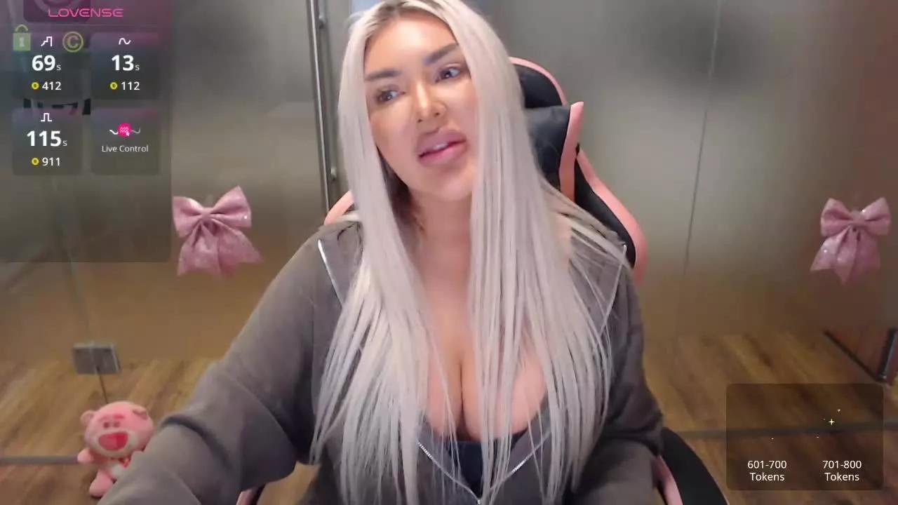 SarahStone69 from Streamray