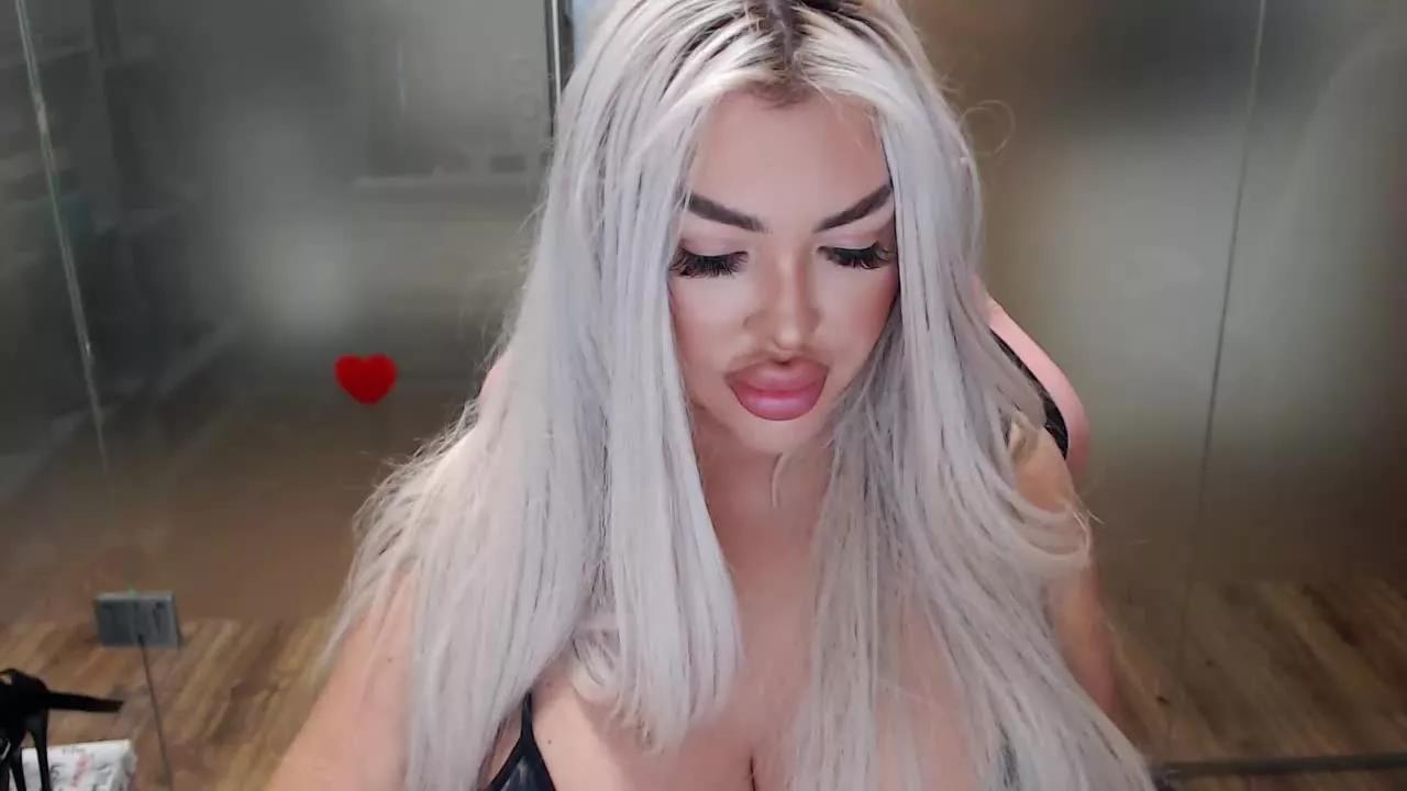 SarahStone69 from Streamray