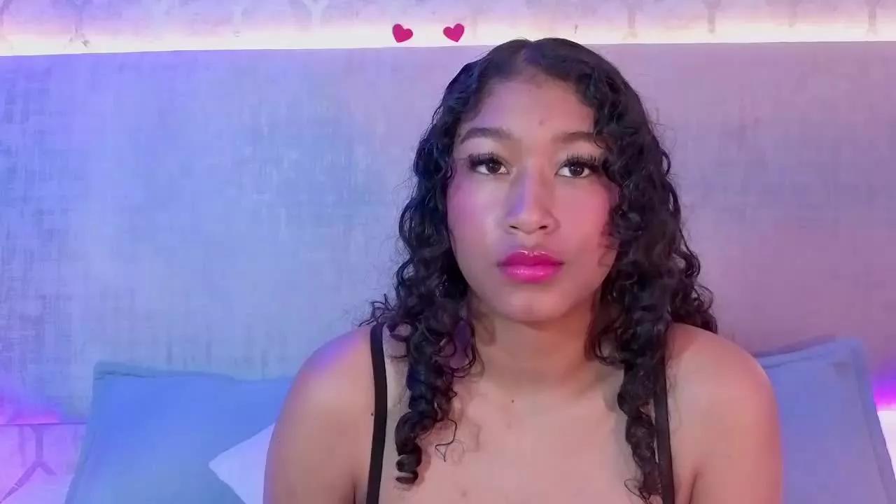 Tamaralorens webcams show profile image 