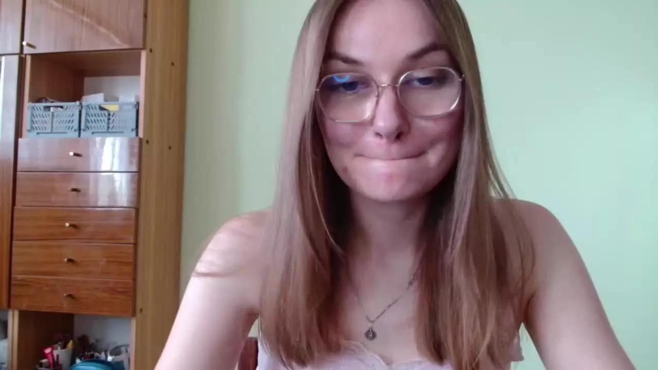 tastyELLYY from Streamray