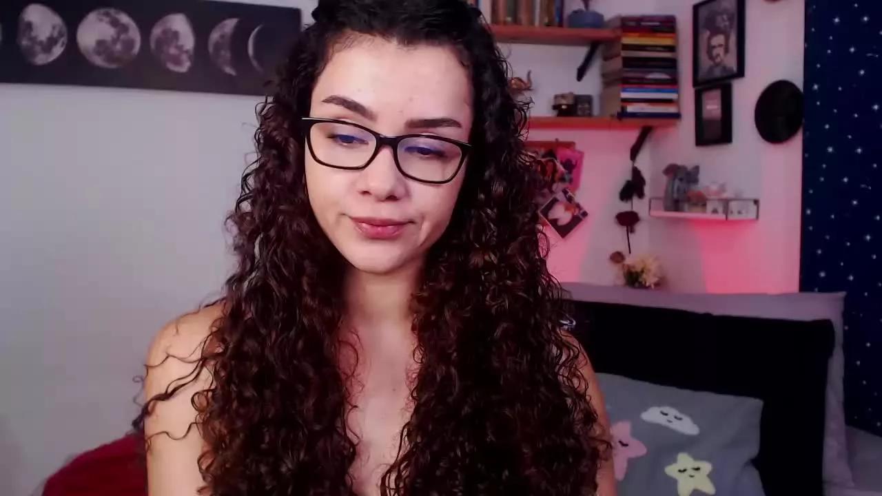 TinnyFoxxy webcams show profile image 