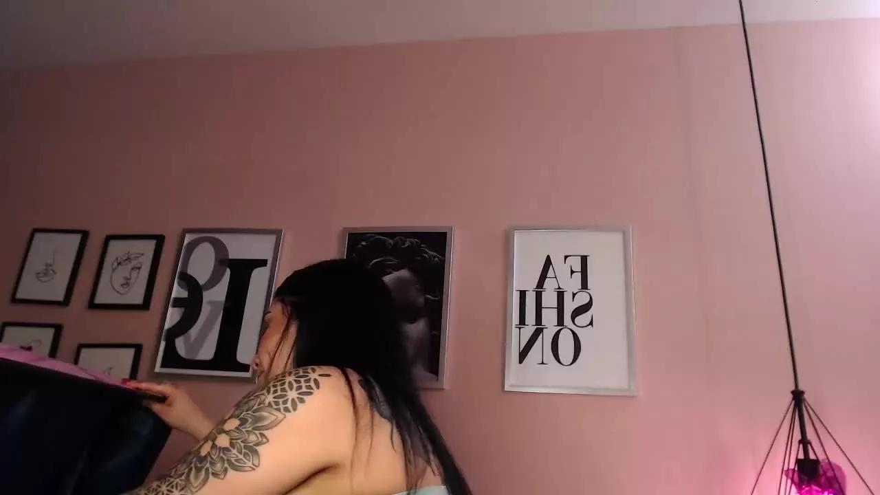 VenusDelevingne on Streamray